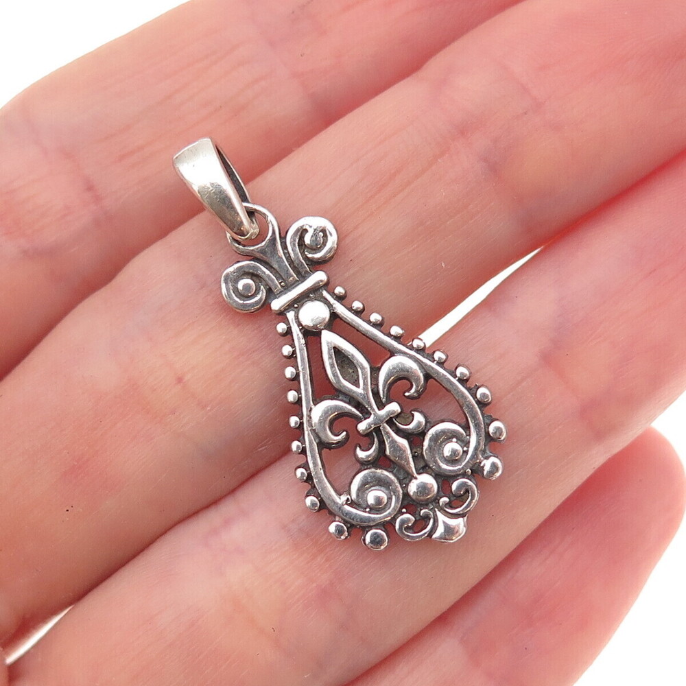 925 Sterling Silver Vintage Fleur de Lis Oxidized Charm Pendant